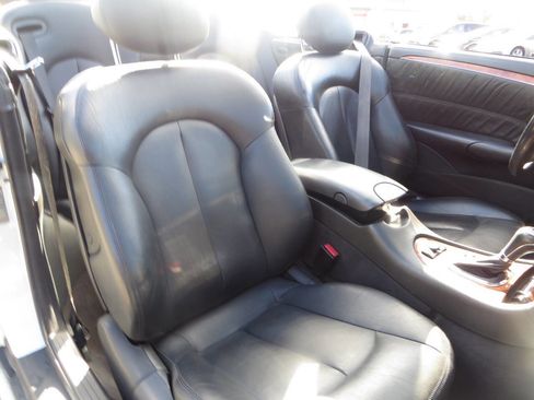 Used 2005 Mercedes-Benz CLK 500 Cabriolet image 33