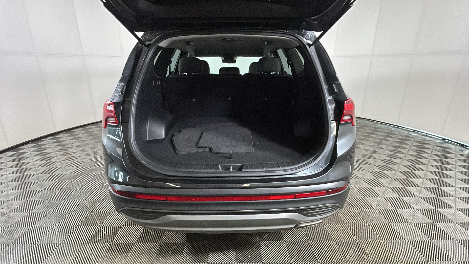 Used 2023 Hyundai Santa Fe SE FWD image 32
