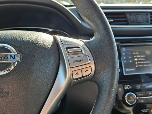 Used 2014 Nissan Rogue SV w/ SV Premium Package AWD/4WD image 30
