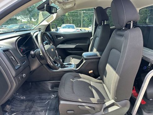 Used 2022 Chevrolet Colorado LT w/ Fleet Safety Package RWD image 11