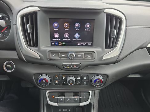 Used 2024 GMC Terrain SLE w/ Driver Convenience Package FWD image 23