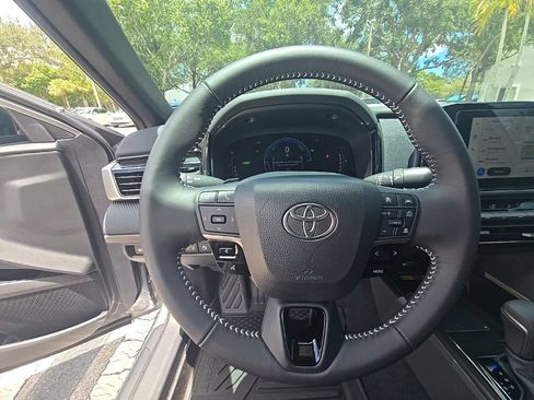 Used 2026 Toyota Camry SE FWD image 21