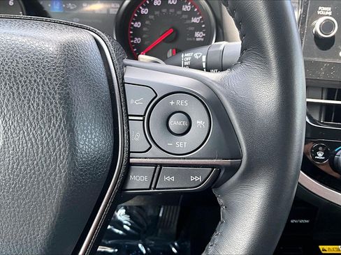 Used 2023 Toyota Camry XSE FWD image 18