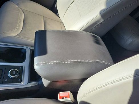 Used 2023 Ford Explorer Platinum w/ Technology Package image 22