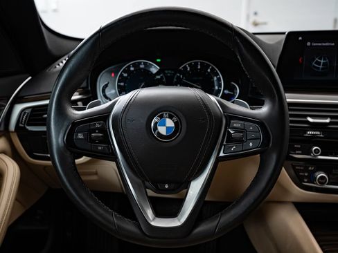 Used 2019 BMW 540i w/ Convenience Package RWD image 40