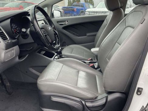 Used 2017 Kia Forte EX image 3