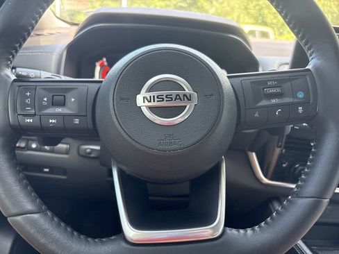 Used 2021 Nissan Rogue Platinum FWD image 12