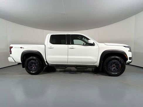 Used 2025 Nissan Frontier PRO-4X image 8