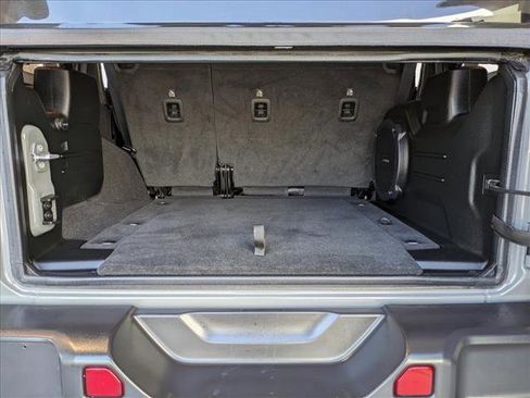 Used 2022 Jeep Wrangler Unlimited Rubicon image 6