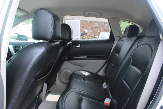 Used 2013 Nissan Rogue S w/ Special Edition Pkg FWD image 29