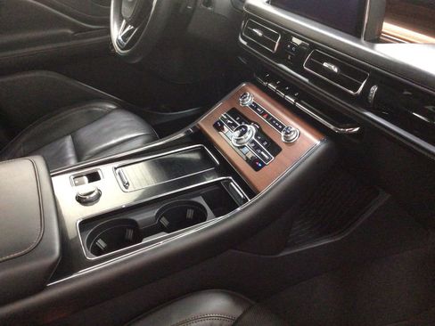 Used 2021 Lincoln Aviator Reserve w/ Elements Package Plus image 45