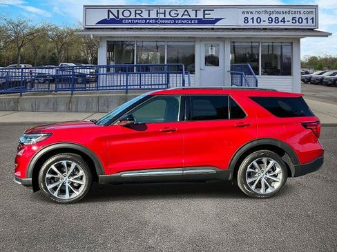 Certified 2025 Ford Explorer Platinum w/ Ultimate Package AWD/4WD image 4