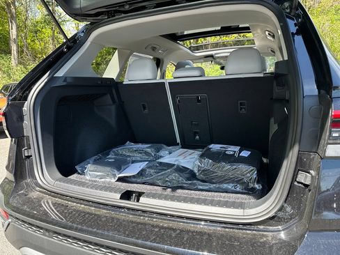 New 2026 Volkswagen Taos SE AWD/4WD image 14