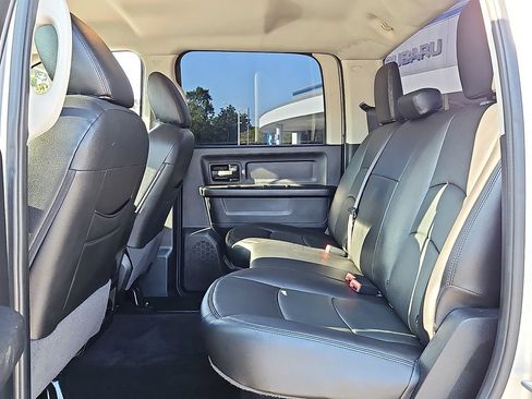 Used 2014 RAM 2500 Tradesman w/ Chrome Appearance Group AWD/4WD image 11