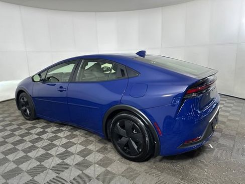 Used 2025 Toyota Prius LE image 5