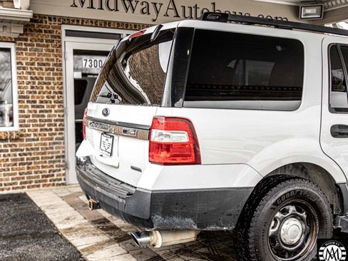 Used 2016 Ford Expedition XL image 12