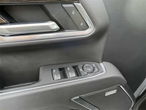 Used 2025 GMC Sierra 1500 Elevation w/ Elevation Premium Package image 18