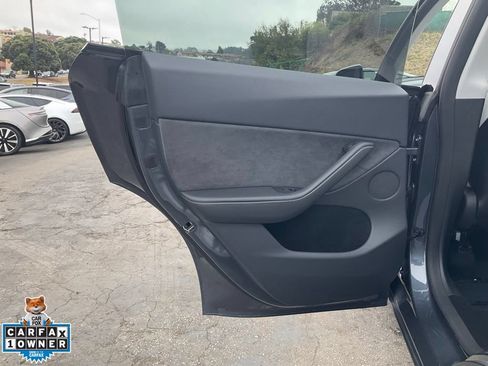 Used 2023 Tesla Model Y Long Range AWD/4WD image 35