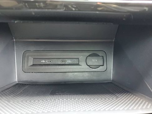 Certified 2023 Volkswagen Atlas Cross Sport SE w/ Panoramic Sunroof Package FWD image 33