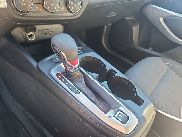 Used 2025 Chevrolet Trax RS FWD image 23