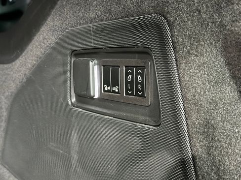 Certified 2023 Cadillac Escalade ESV Sport Platinum image 45