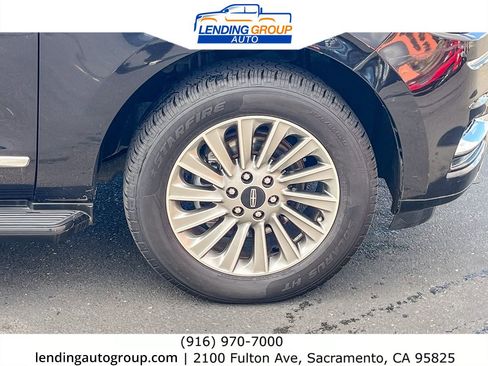 Used 2019 Lincoln Navigator Premiere image 9