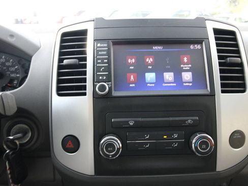 Used 2019 Nissan Frontier SV image 15