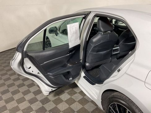 Used 2022 Toyota Camry SE FWD image 31