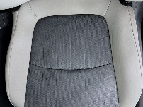 Certified 2021 Toyota RAV4 XLE AWD/4WD image 18
