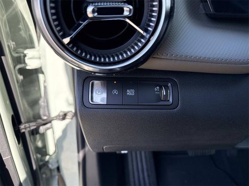 New 2026 Chevrolet Equinox LT w/ Convenience Package II image 12