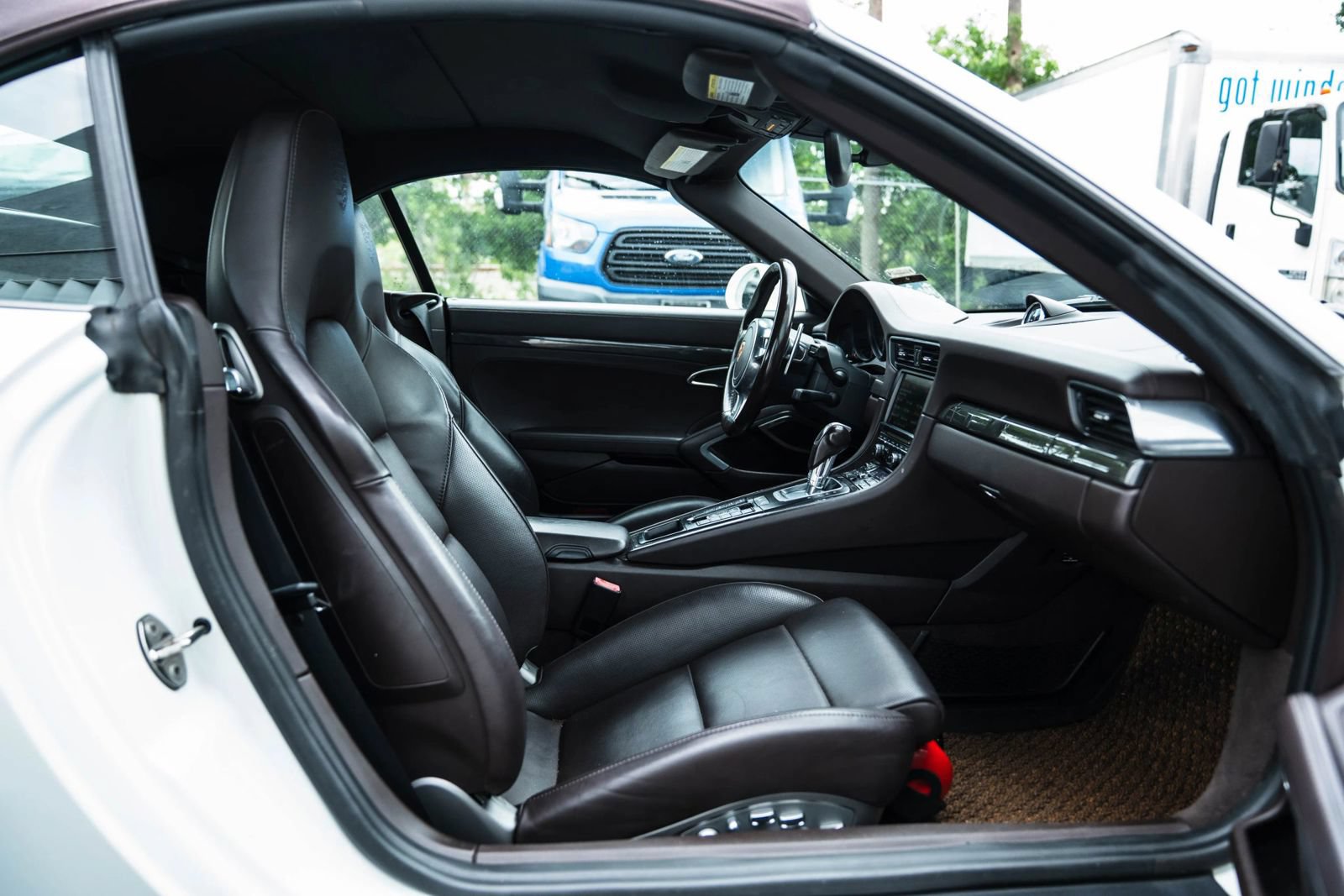 Used 2014 Porsche 911 Turbo S AWD/4WD image 25