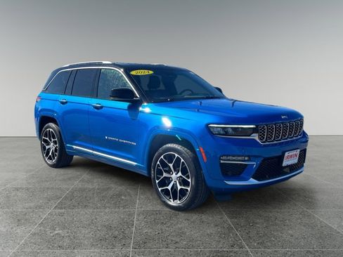 Used 2024 Jeep Grand Cherokee Summit AWD/4WD image 7