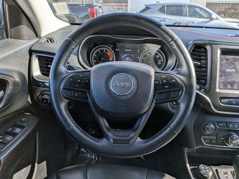 Used 2019 Jeep Cherokee Trailhawk w/ Cold Weather Group AWD/4WD image 19