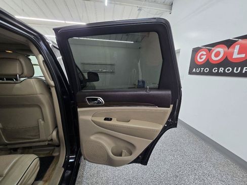 Used 2017 Jeep Grand Cherokee Overland AWD/4WD image 29