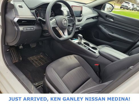 Certified 2025 Nissan Altima 2.5 SV image 9