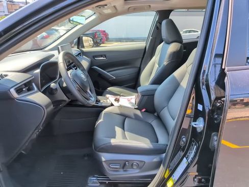 Used 2026 Toyota Corolla Cross XLE w/ Convenience Package FWD image 12