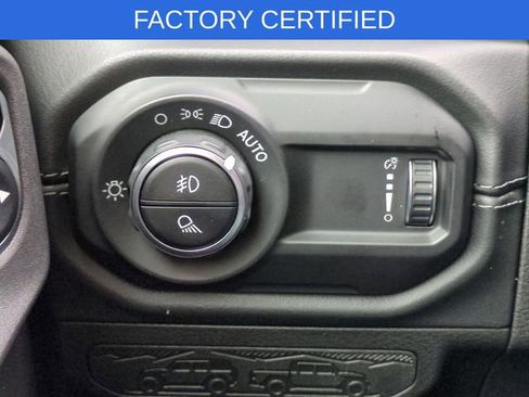 Certified 2025 Jeep Gladiator Rubicon w/ Convenience Group image 21