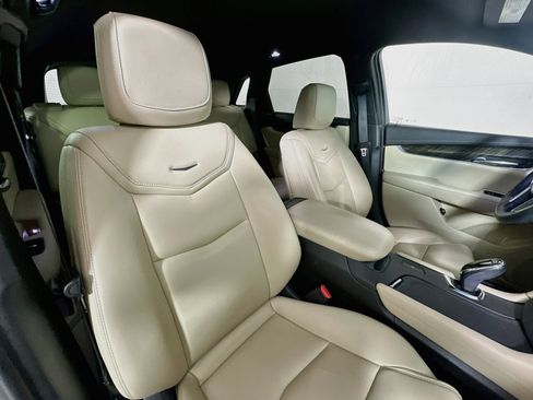 Used 2019 Cadillac XT5 FWD image 26