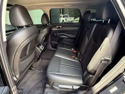 Used 2024 Kia Sorento S w/ Panoramic Sunroof Package AWD/4WD image 14