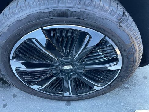 Certified 2026 Cadillac Escalade IQL Sport 2 AWD/4WD image 3