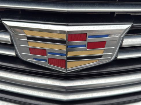 Used 2018 Cadillac XT5 Luxury w/ LPO, Wheel Lock Package image 44