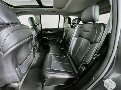 Used 2022 Jeep Grand Cherokee Limited 4xe w/ Luxury Tech Group II AWD/4WD image 28