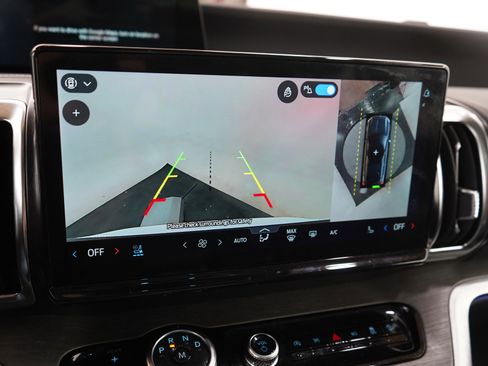 Used 2025 Ford Expedition Max Platinum image 27