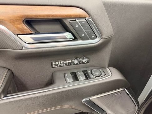 Certified 2025 Chevrolet Silverado 1500 High Country w/ High Country Premium Package AWD/4WD image 24