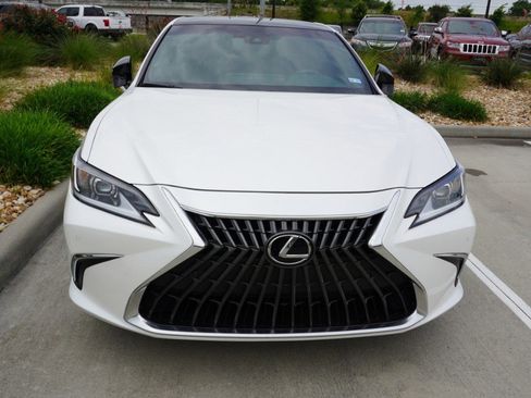 Used 2025 Lexus ES 350 w/ Premium Package FWD image 2