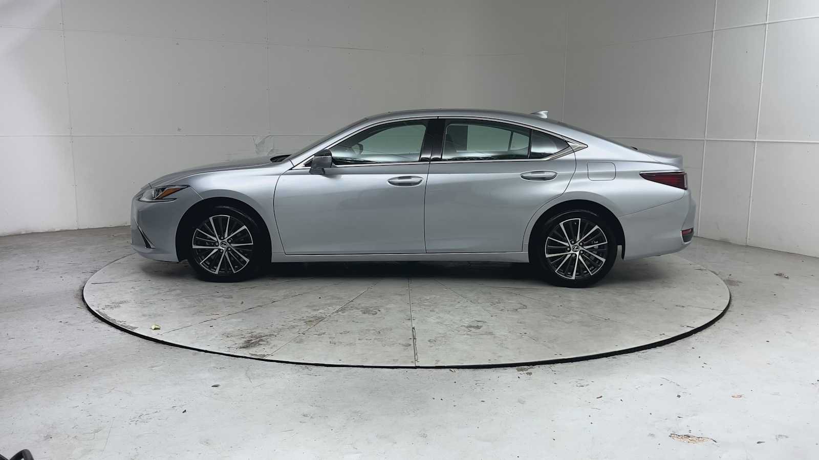 Used 2024 Lexus ES 250 w/ Premium Package AWD/4WD image 5