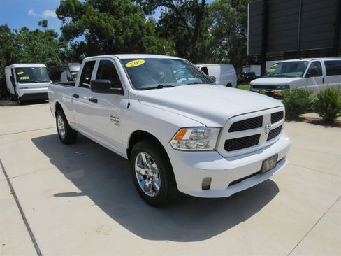 Used 2019 RAM 1500 Express w/ Express Value Package AWD/4WD image 1