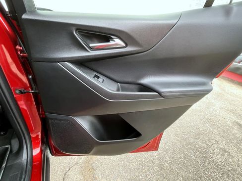 Certified 2025 Chevrolet Equinox LT w/ Safety and Technology Package image 17