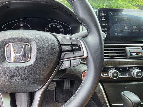 Used 2018 Honda Accord EX-L image 25