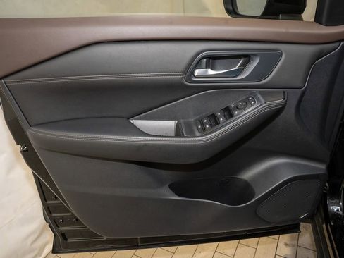 Certified 2023 Nissan Rogue SV w/ SV Premium B Package image 13